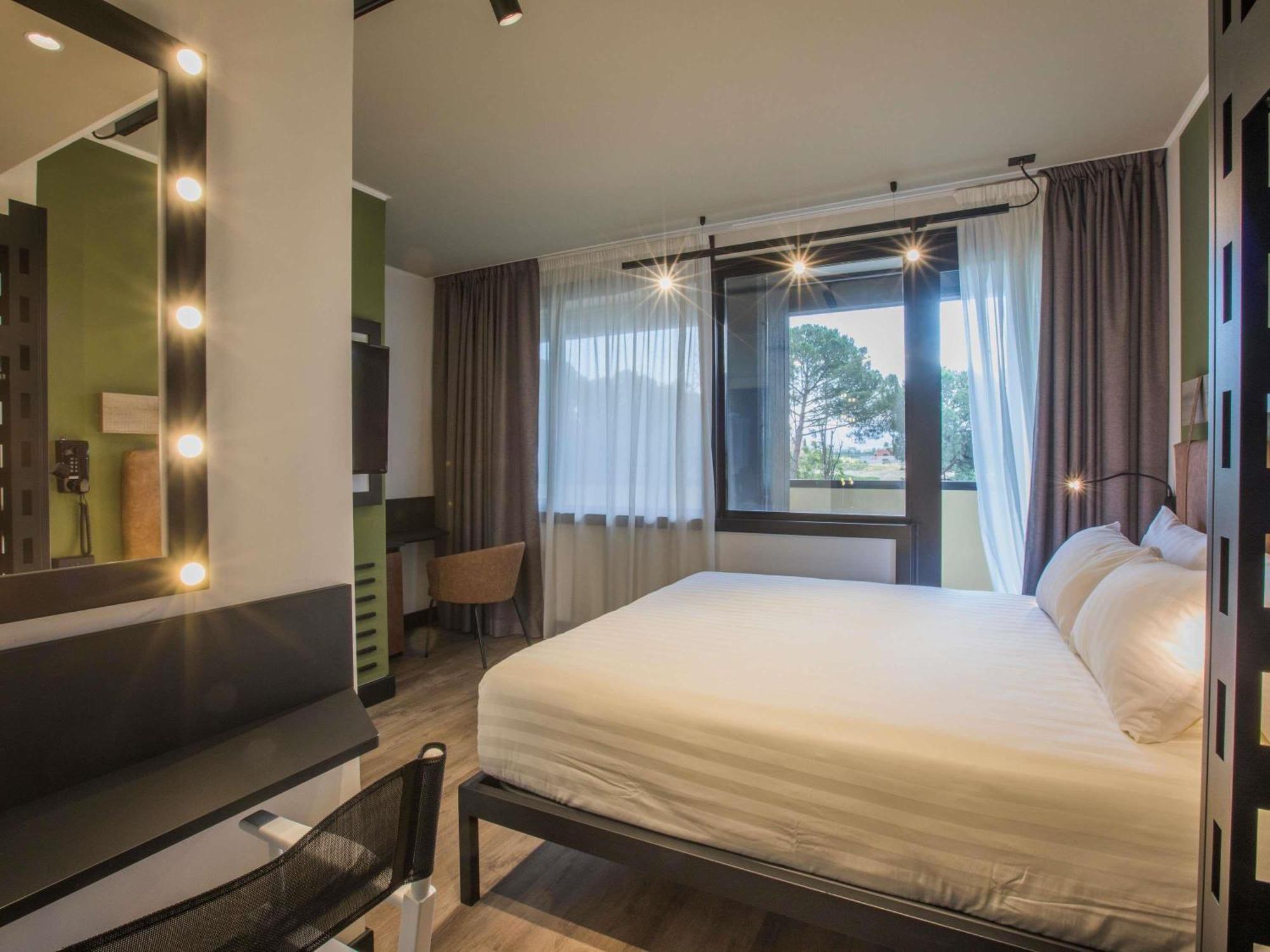 Mercure Roma Cinecitta — Foto 1